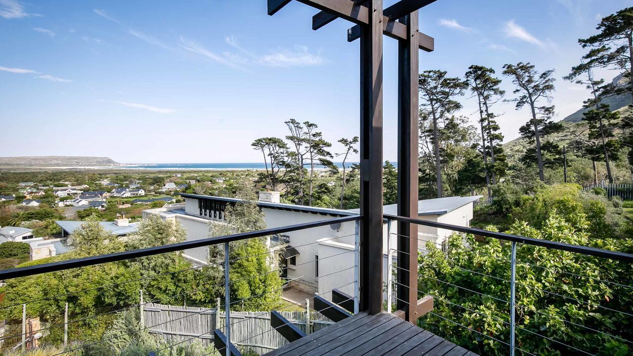 Chapman'S View Villa - With Solar Backup Power Flat Acres エクステリア 写真